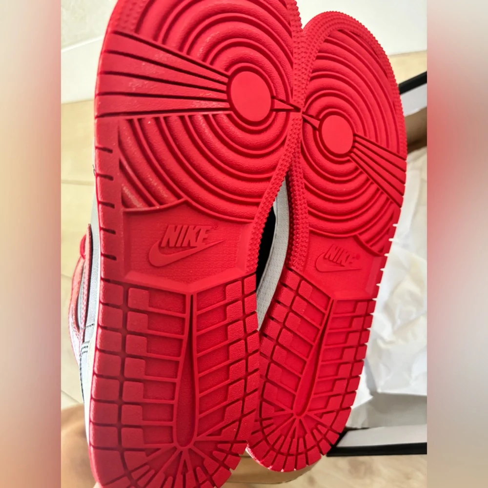 NEW Jordan 1 Mid - Black/Fire Red-White - Picture 12 of 13